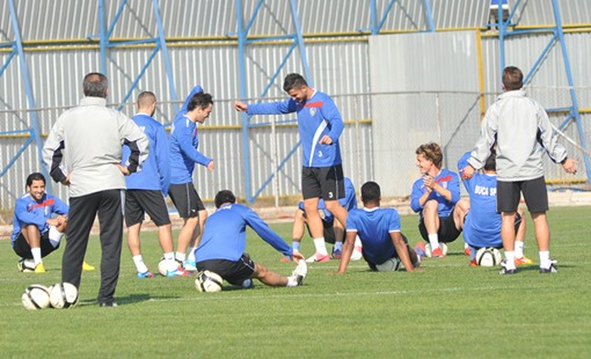 Bucaspor\'da Tki Tavşanlı Linyitspor Maçı Hazırlıkları Sürüyor