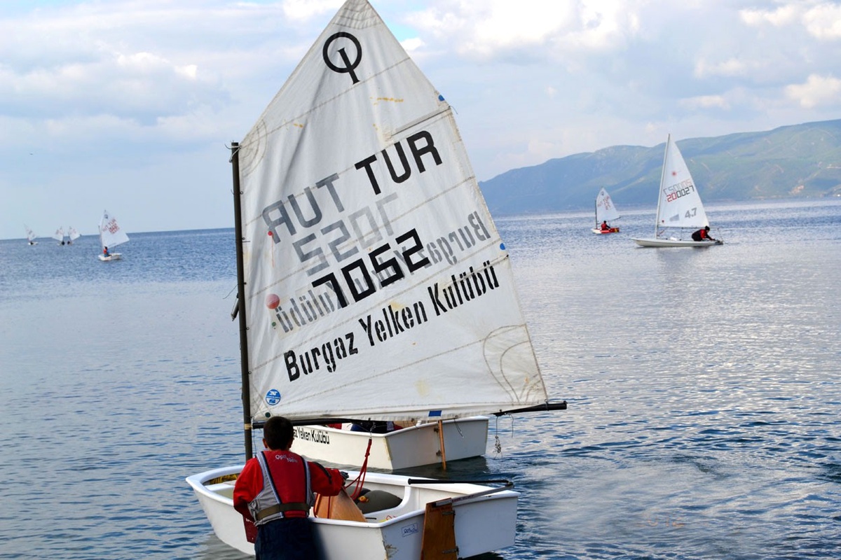 Burgaz Yelken Kulübü Adından Ettirdi