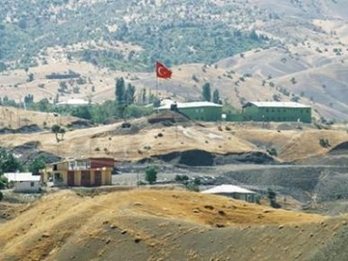 Derecik Taburu'na Havanlı Saldırı