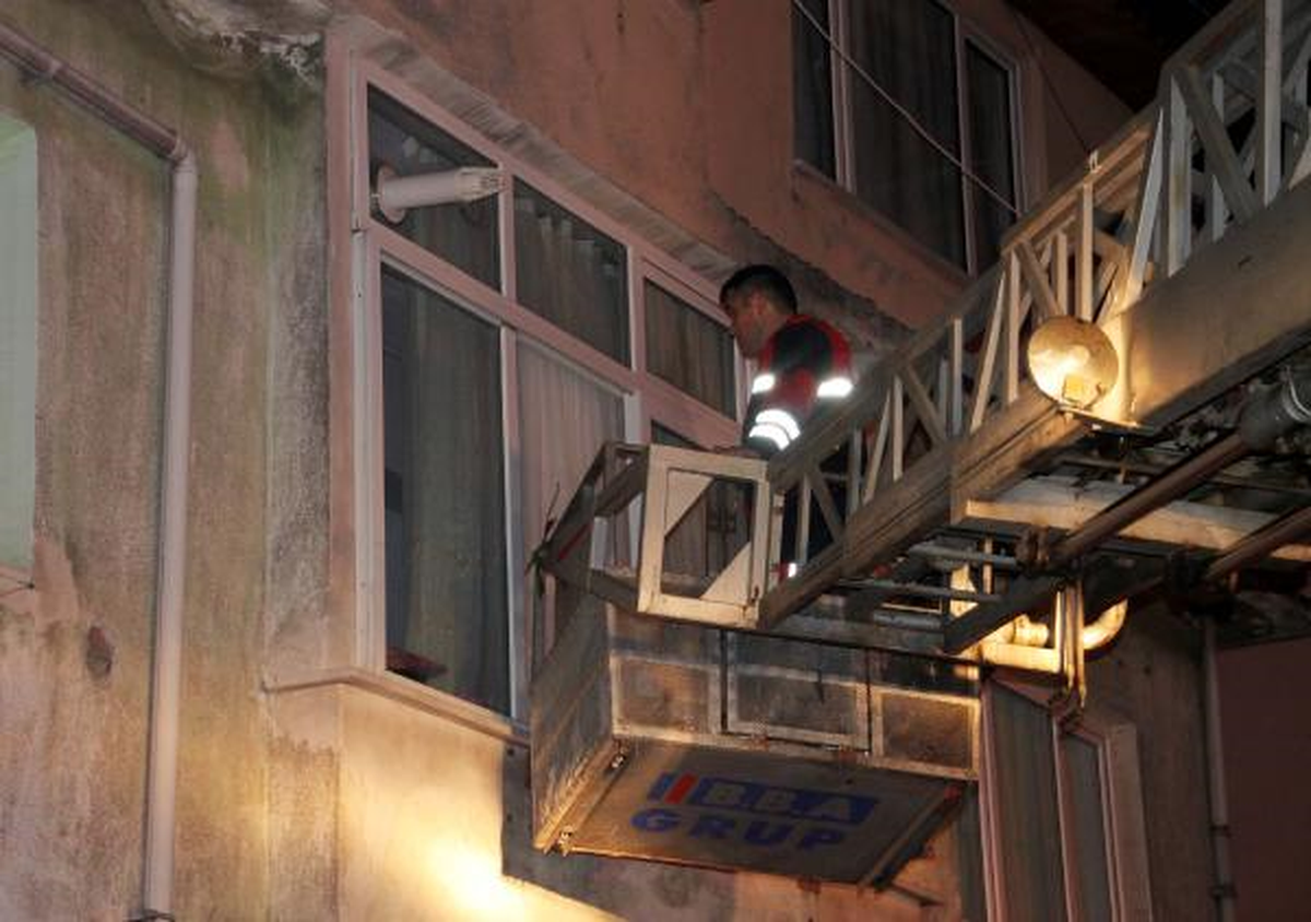 Eşini Uyanmayınca İtfaiyeyi Çağırdı