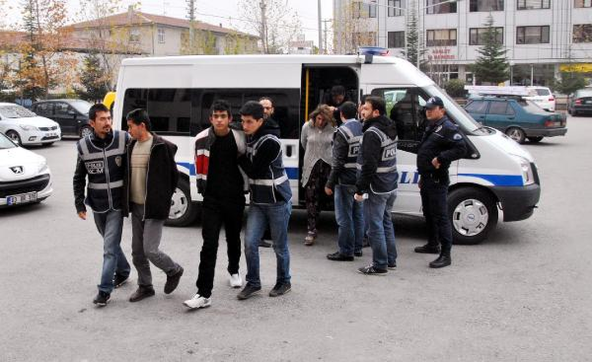 Gençleri Zehirleyen Şebekeye Darbe: 7 Gözaltı