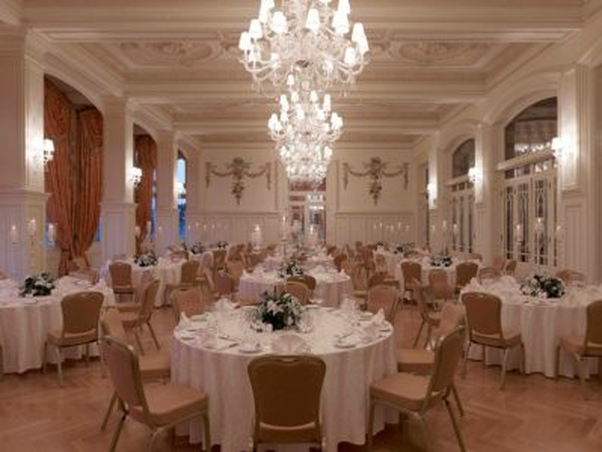 Grand Pera\'da Bir Gece