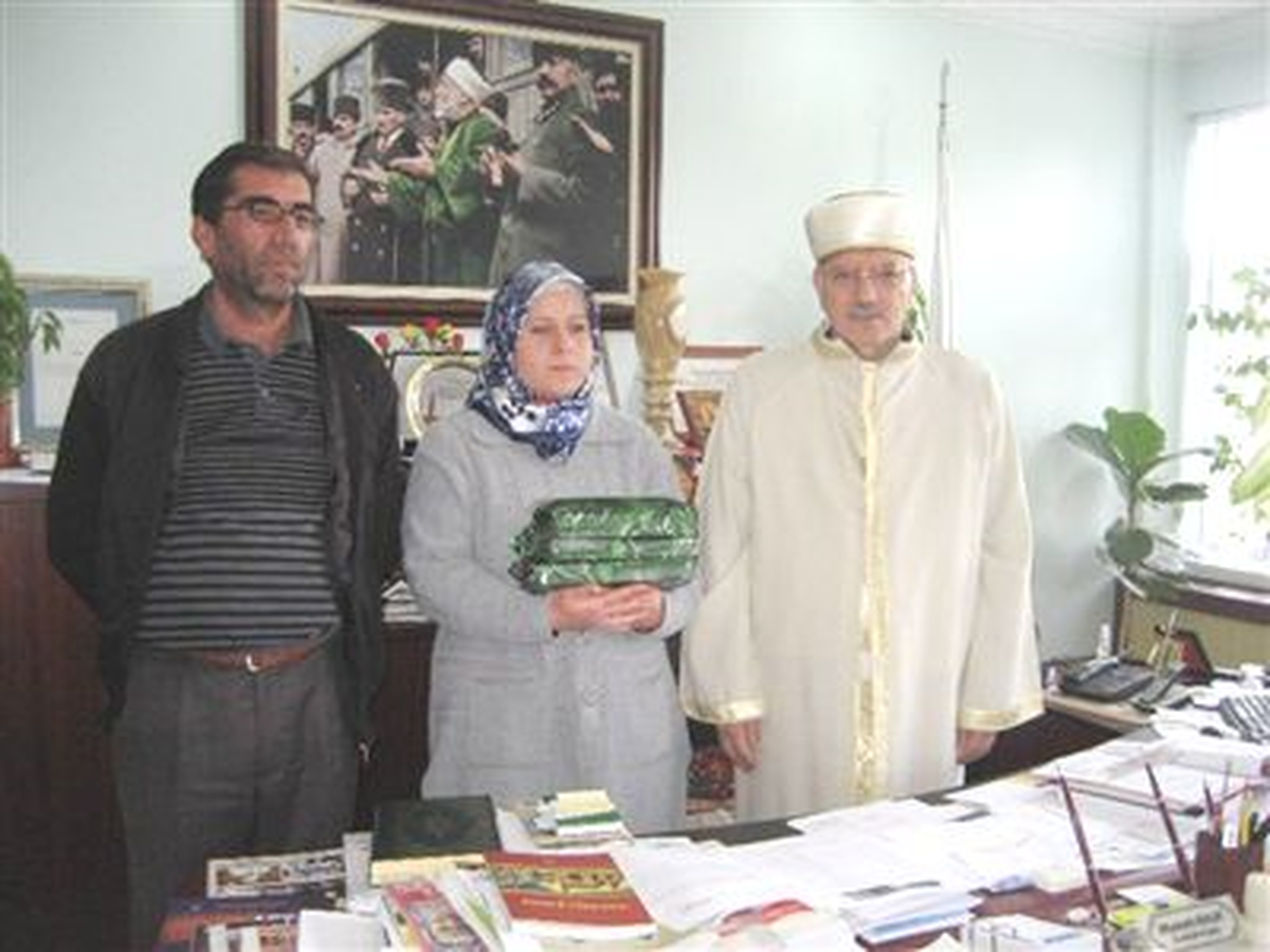 İslamı Araştıran Alman Kadın Müslüman Oldu