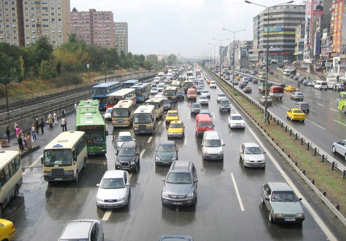 İstanbul\'da Ana Arterlerde Günde Ortalama 13 Trafik Kazası Meydana Geliyor