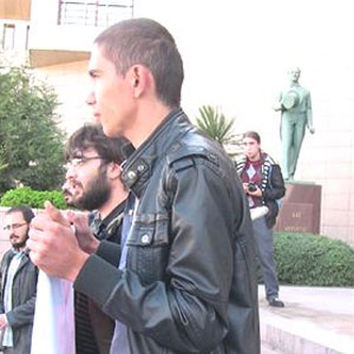 İzmir Adliyesi Önünde Zincirli Eylem: 5 Gözaltı
