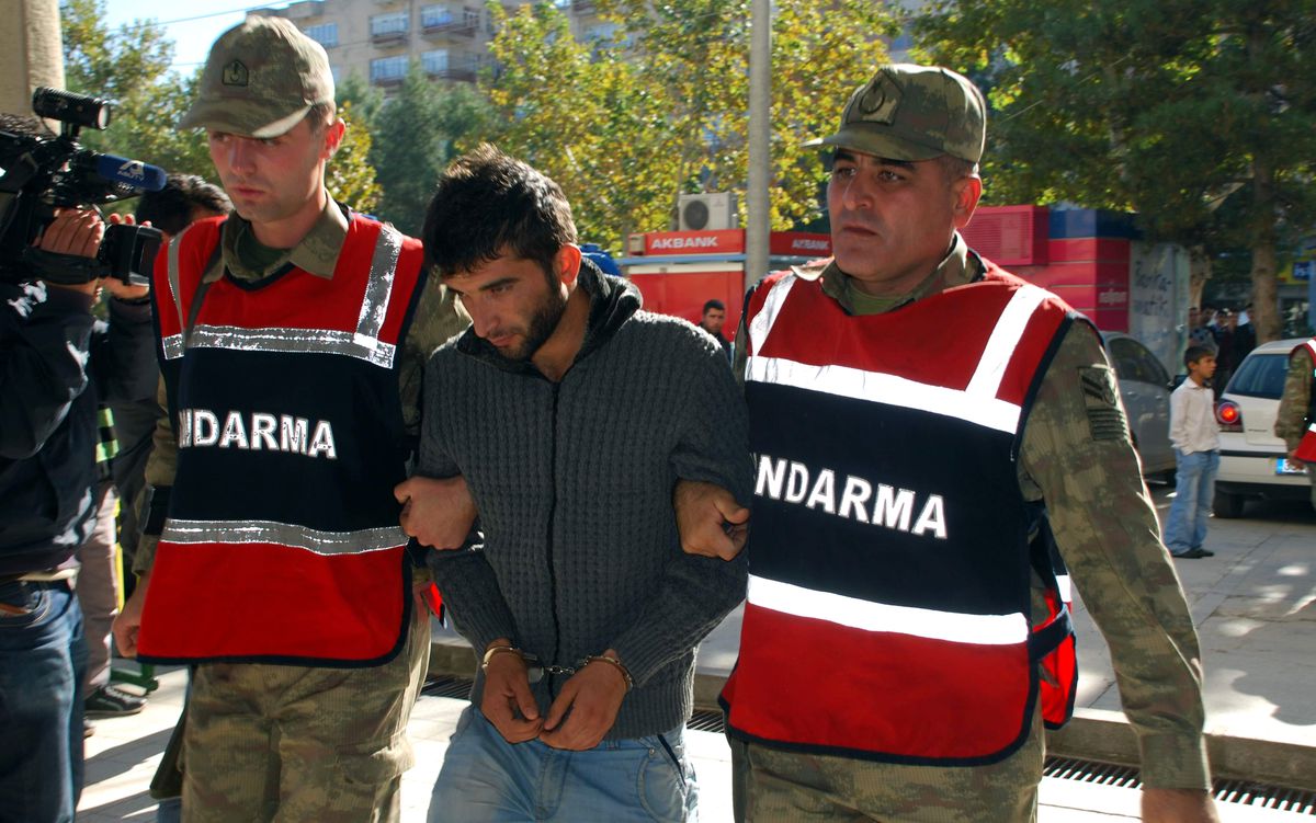 Jandarma Ekipleri 4 İlde Eş Zamanlı Operasyon Düzenledi: 6 Gözaltı