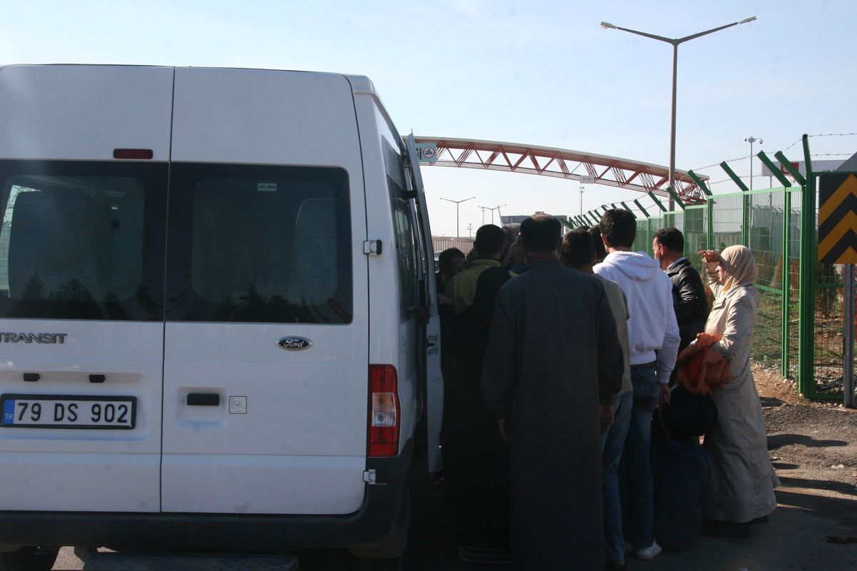 Kilis\'e İllegal Yollarla Gelen Suriyeliler, Kendi Talepleri Doğrultusunda Ülkelerine Dönüyor