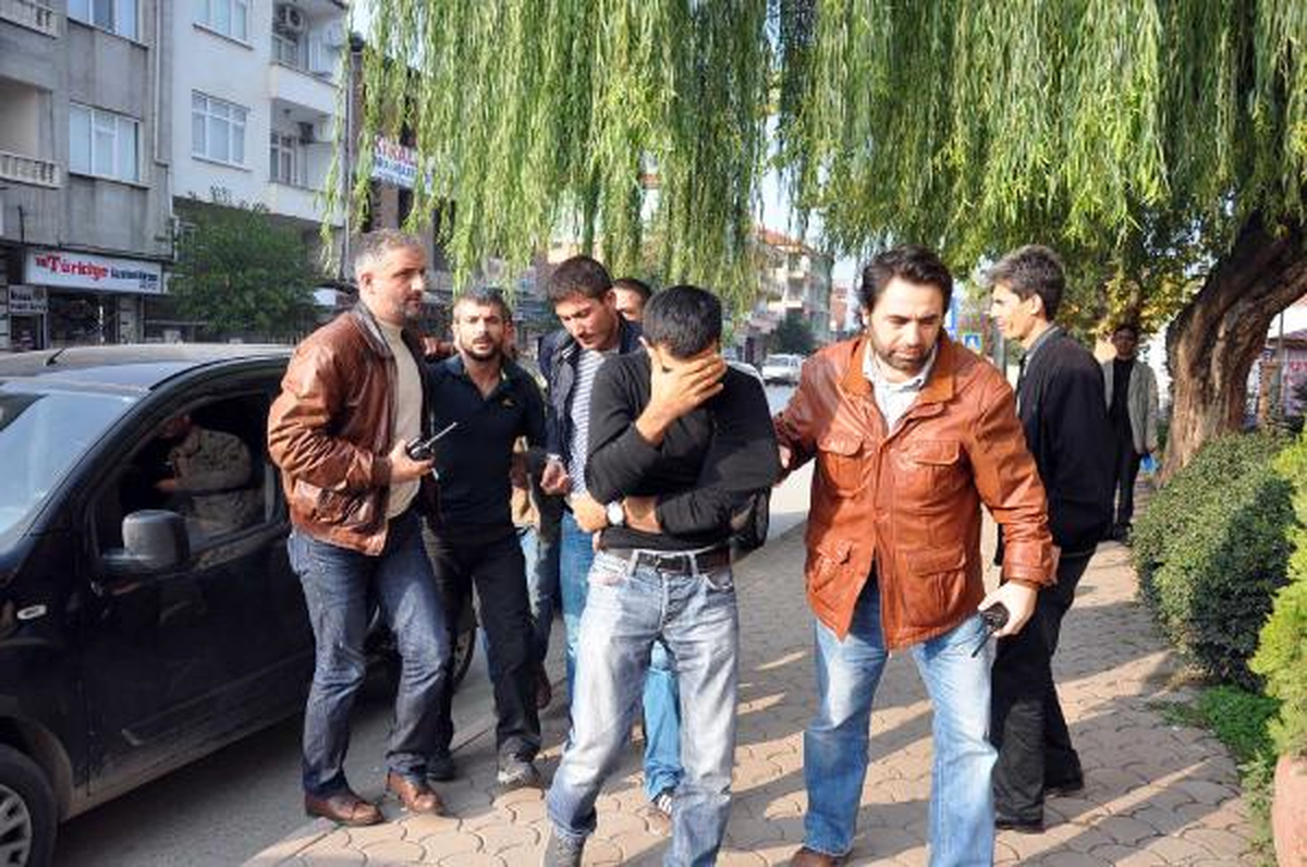 Kiralalık Otomobille Market Soyanlar Tem\'de Yakalandı