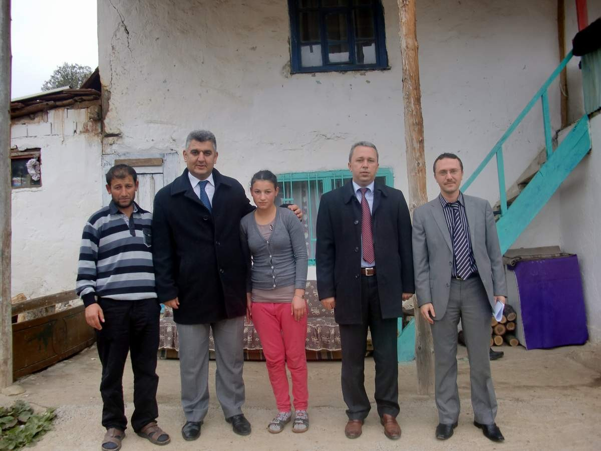 Kız Öğrenciler Okula Kazandırılıyor