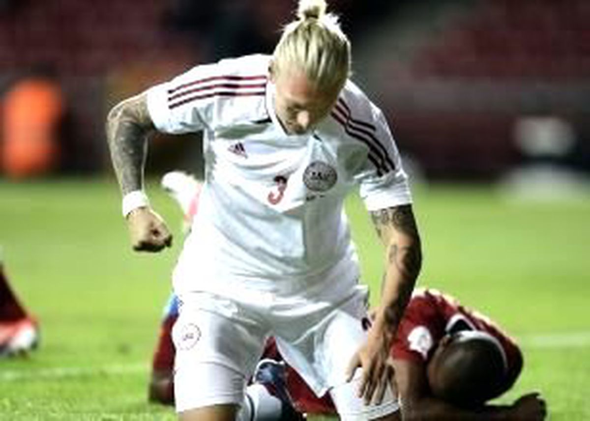 Kjaer\'den Transfer Mesajı!
