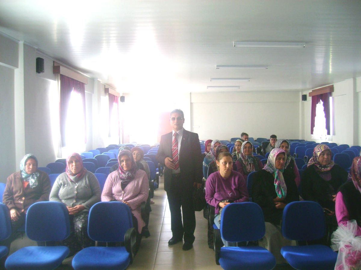 Kula\'da Veli Eğitim Serminerleri Bu Yıl da Devam Ediyor