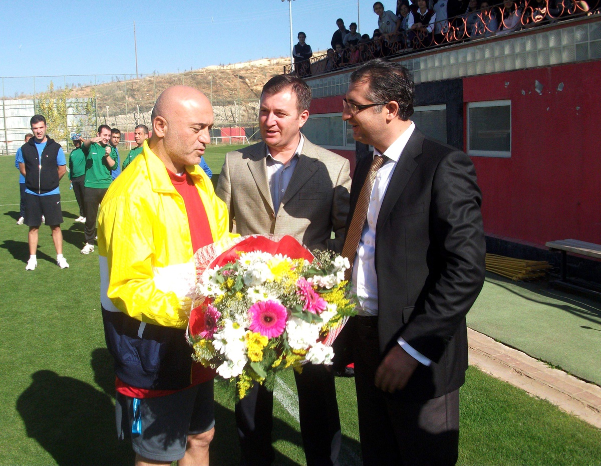 Lise Öğrencilerinden Gaziantepspor\'a Moral Ziyareti