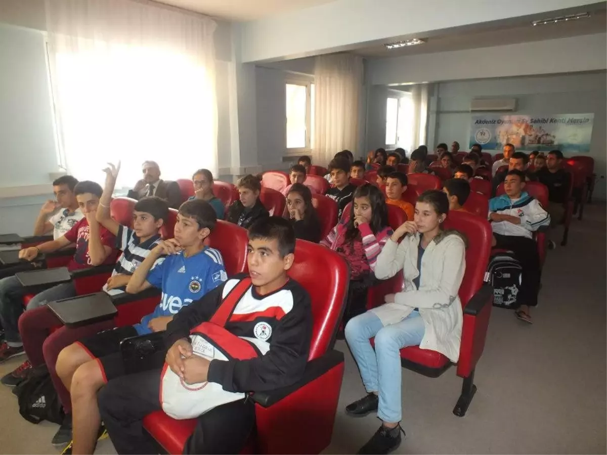 Mersin'de 'Madde Kullanımına Hayır' Eğitim Semineri
