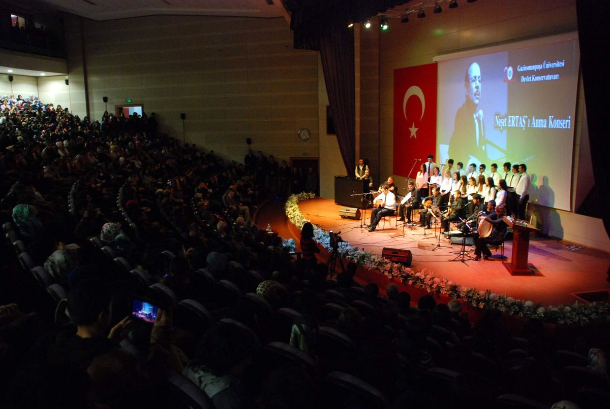 Neşet Ertaş\'ı Anma Konserine Yoğun İlgi
