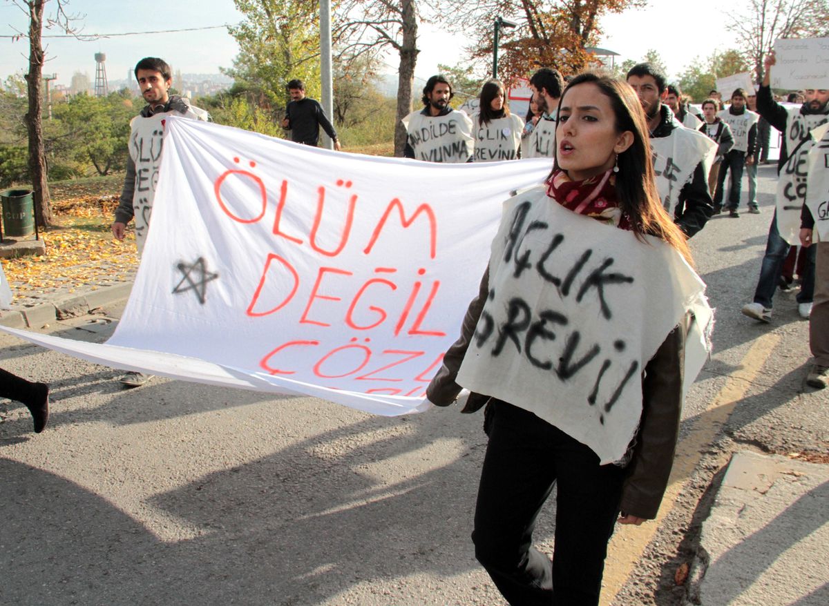 ODTÜ\'lü Öğrenciler Açlık Grevi Eylemi Yaptı