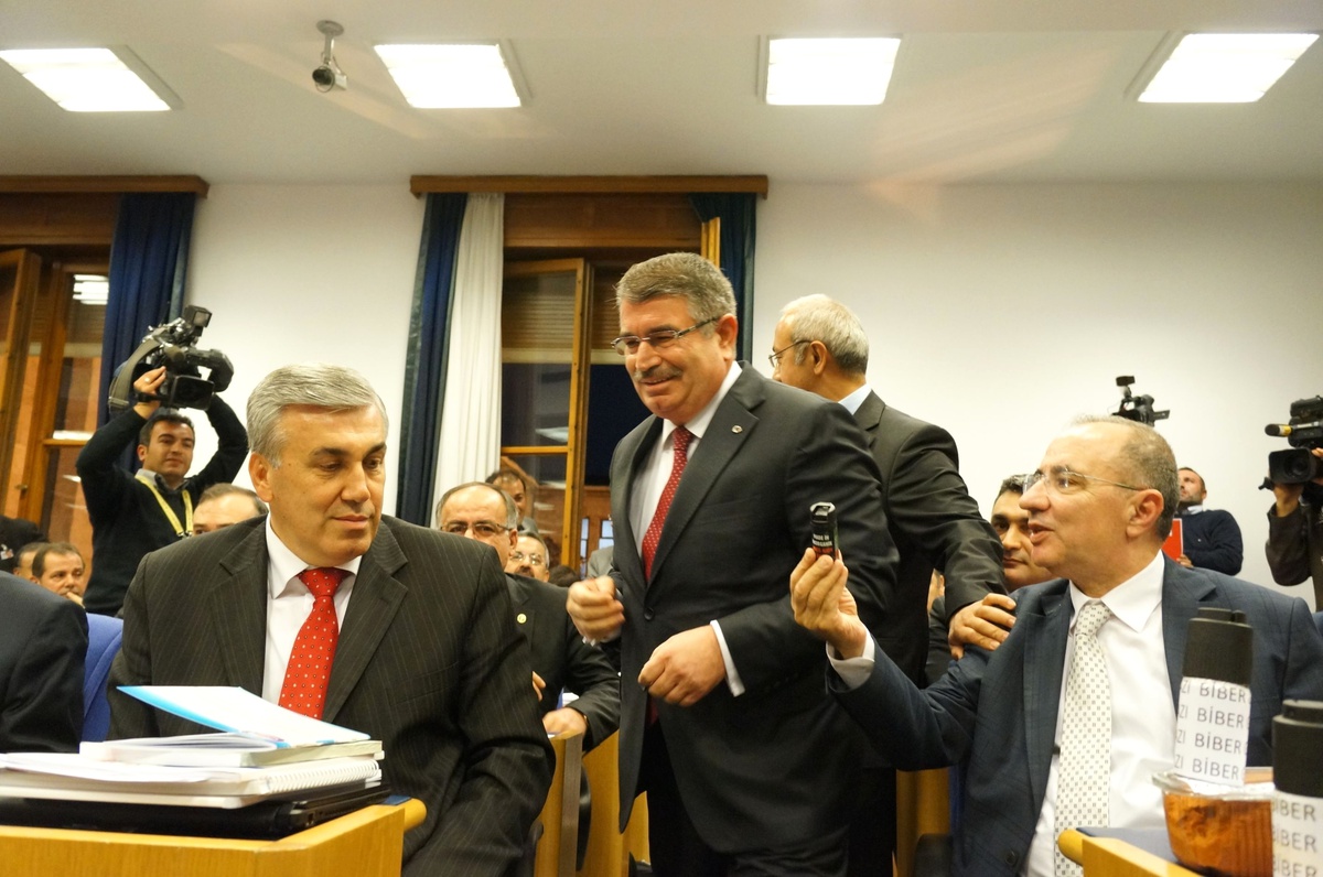 TBMM Plan ve Bütçe Komisyonu\'nda "Biber Gazı" Tartışması