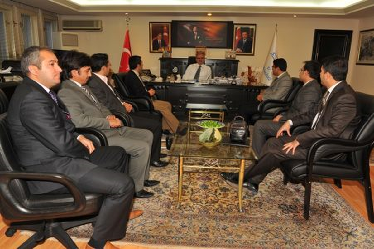 Van Barosu Yöneticilerinden Vali Karaloğlu\'na Ziyaret