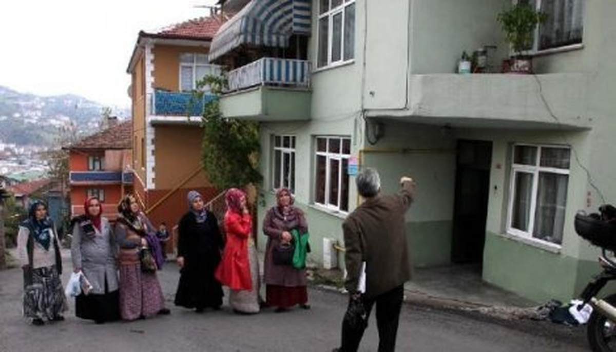 Zonguldak Ereğli Heyelan Nedeniyle Duvarları Çatlayan Bina Boşaltıldı Heyelan Nedeniyle Duvarları...