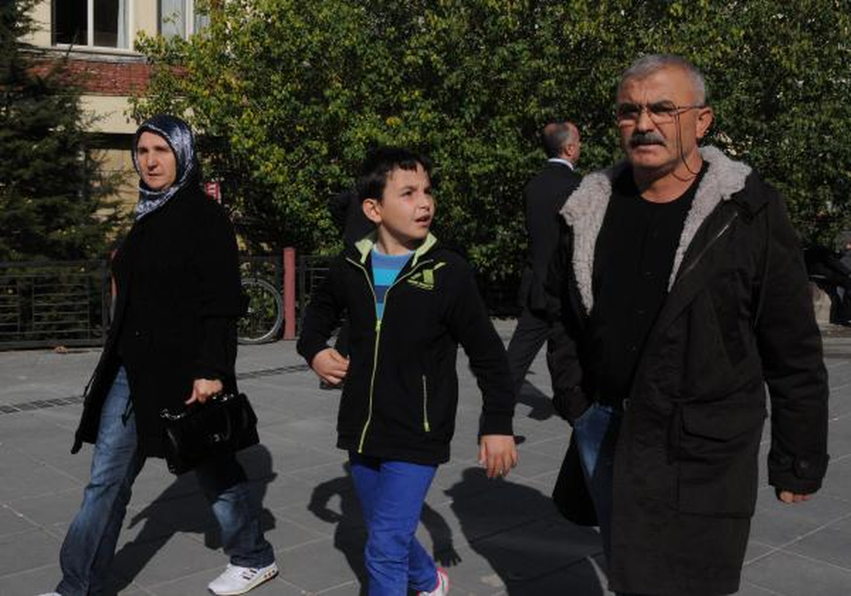 13 Yaşındaki Çocuk, 1 Lira Gasp Etti, 1 Yıl 4 Ay Hapse Çarptırıldı