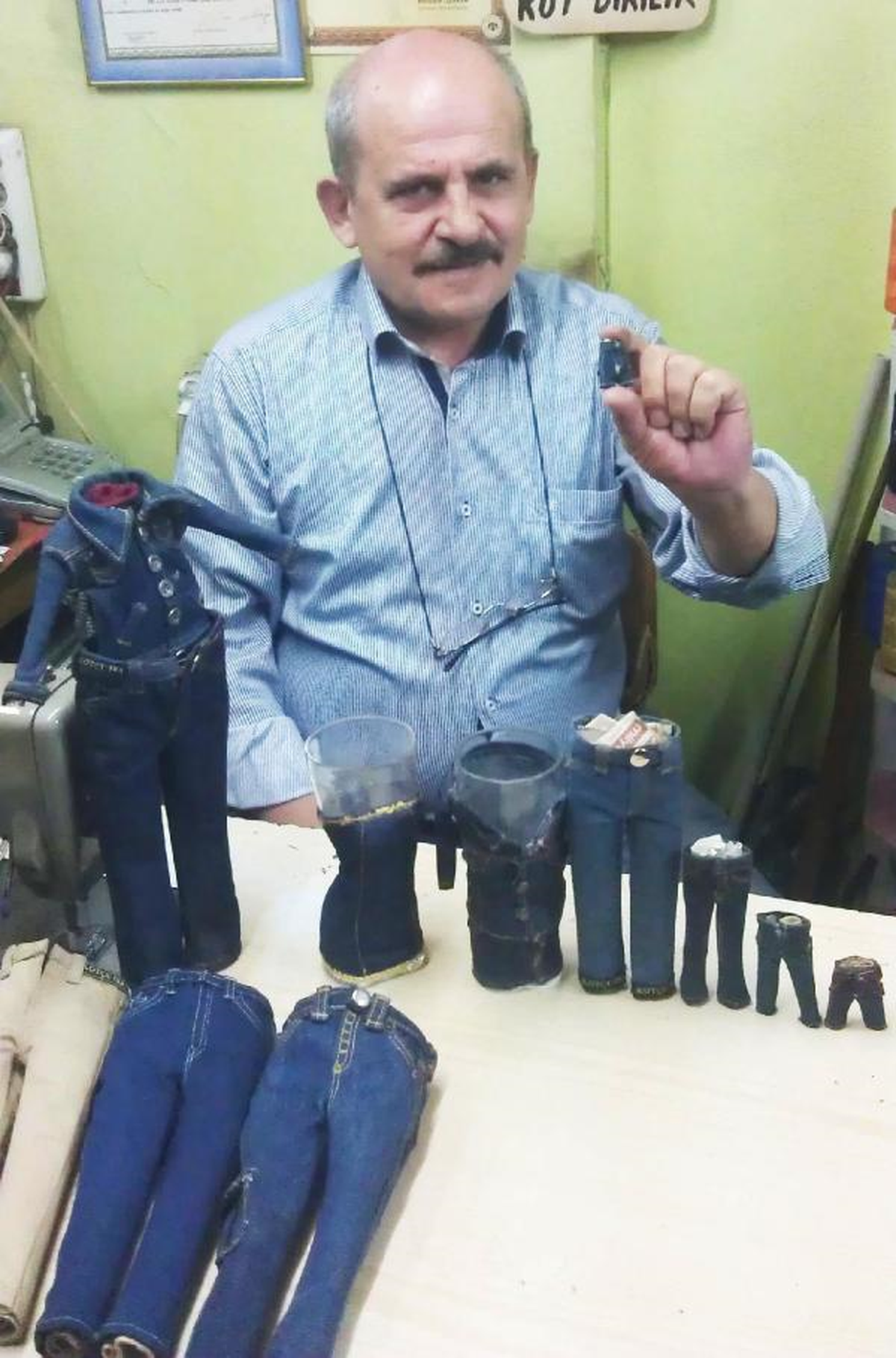 2,5 Santimlik Kot Pantolonla Guınness\'e Gırmek İstiyor
