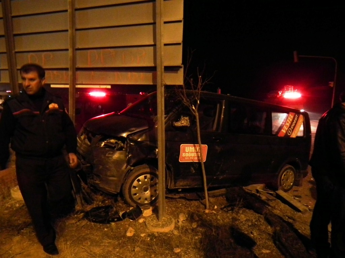 Afşin\'de Trafik Kazası: 2\'si Ağır 4 Yaralı