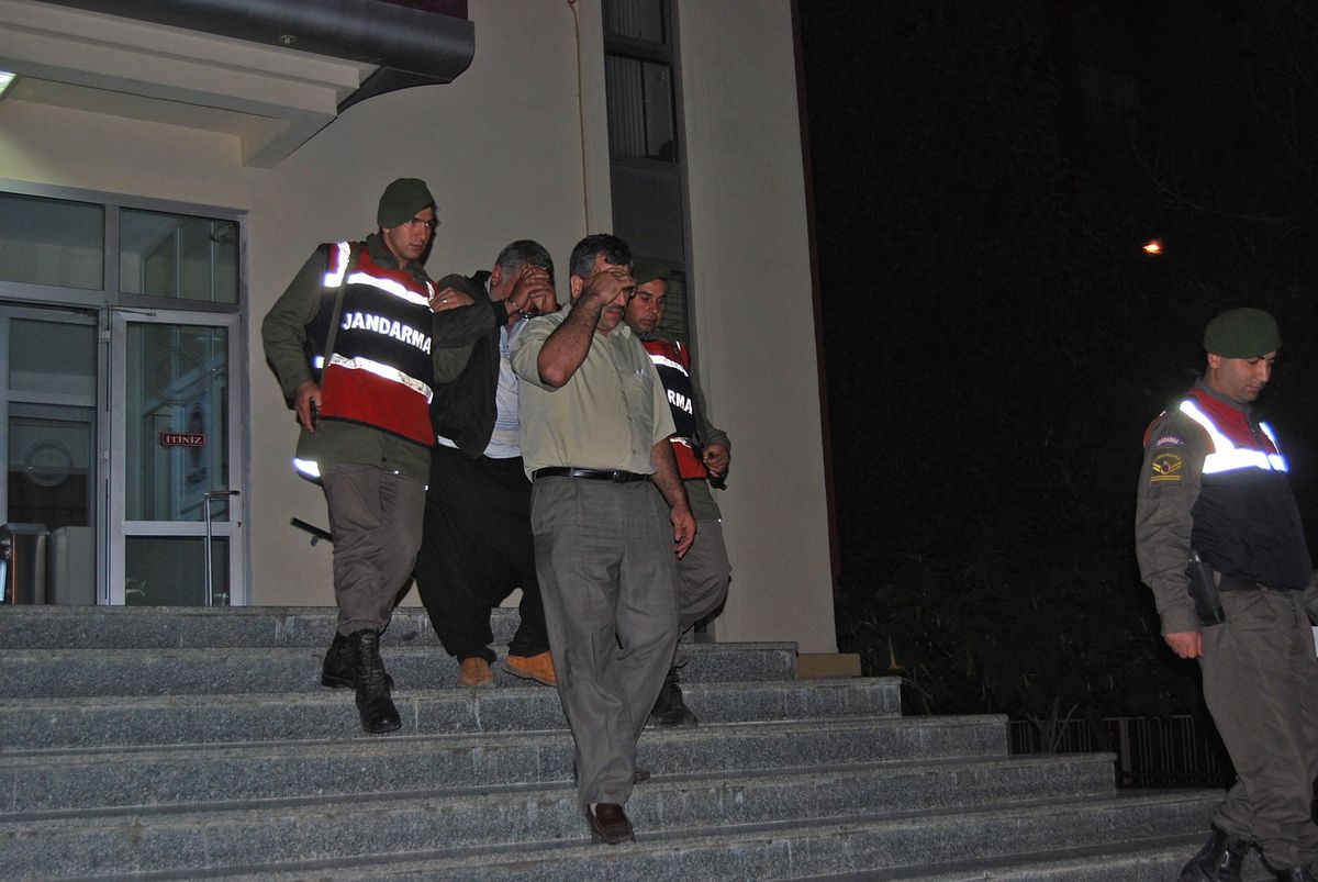 İki Ağabeyini Öldürdü