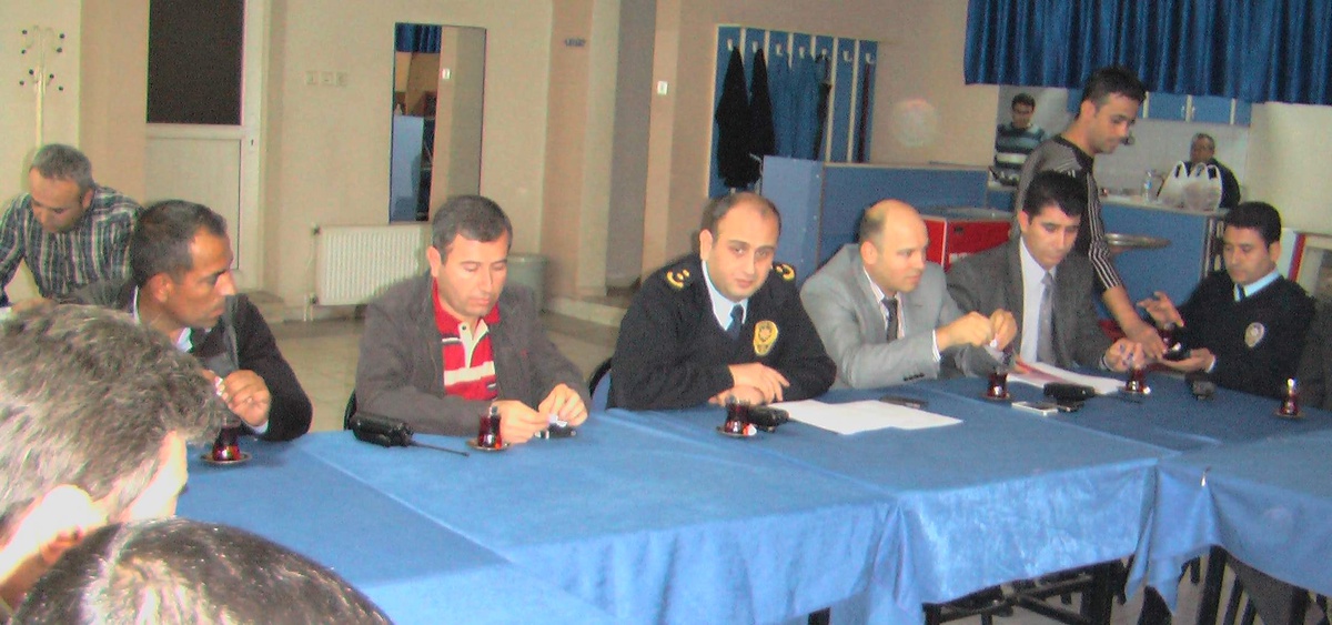 Alaşehir Emniyeti\'nden Muhtarlara Huzur Toplantısı