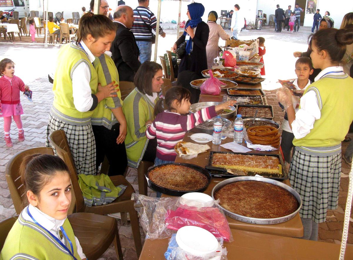 Araban\'da Öğrenciler İçin Kermes Düzenledi
