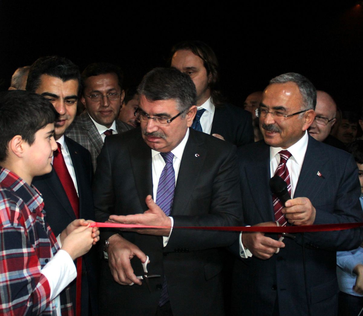 Bakan Şahin\'den Öğrenciye \'Biber Gazı\' Ödevi