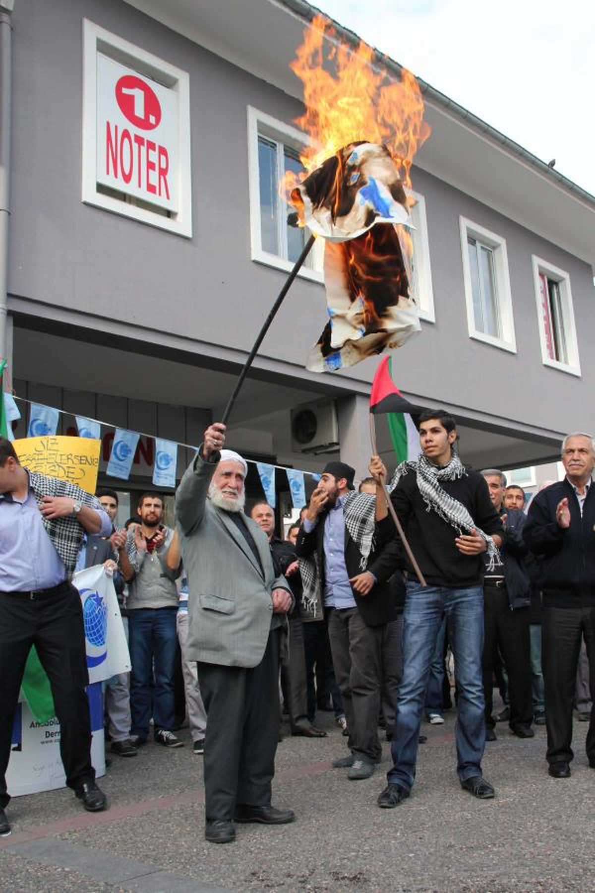 Balıkesir\'de İsrail\'e Tepki