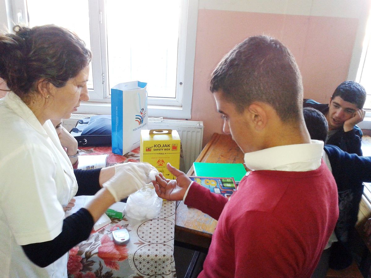 Çatom\'dan 2 Bin Öğrenciye Diyabet Testi