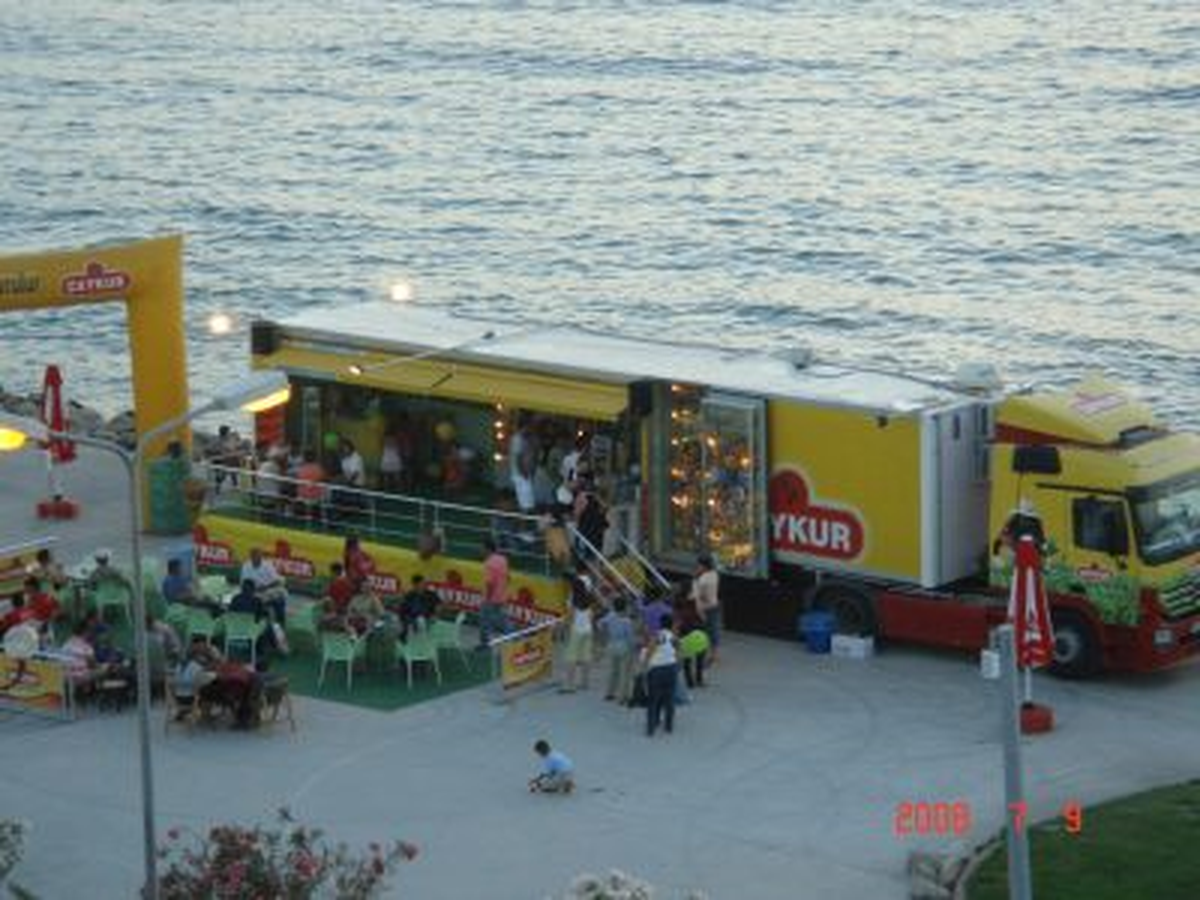 Çaykur Tırı Yavru Vatan\'ı Kucaklıyor