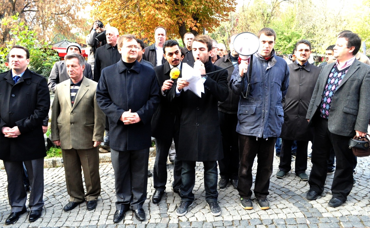 Cuma Namazı Çıkışı İsrail\'i Protesto Ettiler