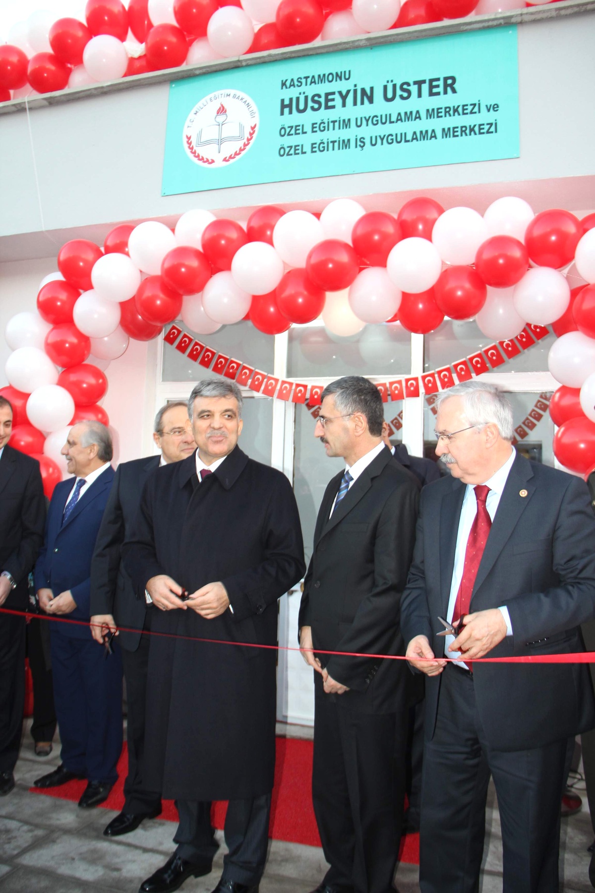Cumhurbaşkanı Gül, Özel Eğitim Merkezinin Açılışını Yaptı