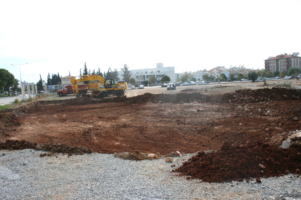 Didim Kent Meydanı Projesinde İlk Kazma Vuruldu