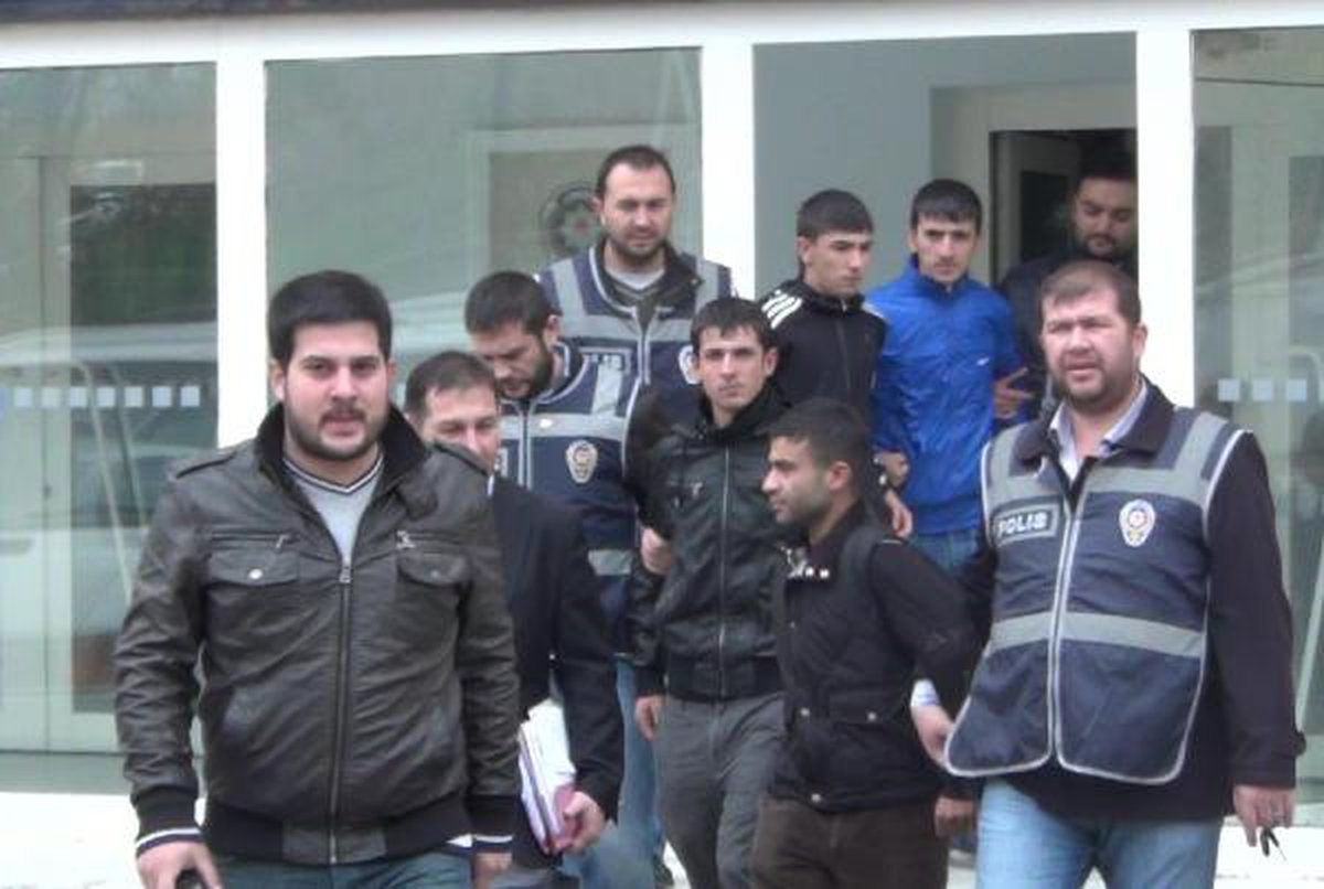 Edirne\'de 3 İşyerini Soyan 5 Kişi Tutuklandı