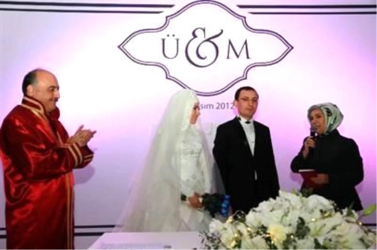 Emine Erdoğan, Milletvekili Mehmet Muş\'un Nikah Şahitliğini Yaptı