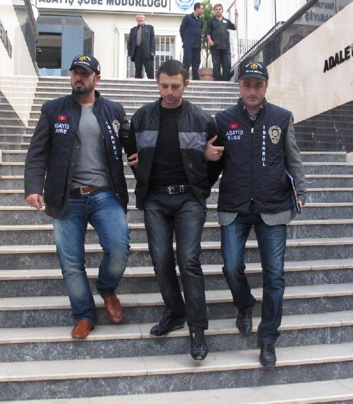 Hastane Masraflarını Vermeyen Arkadaşını Öldürmüş