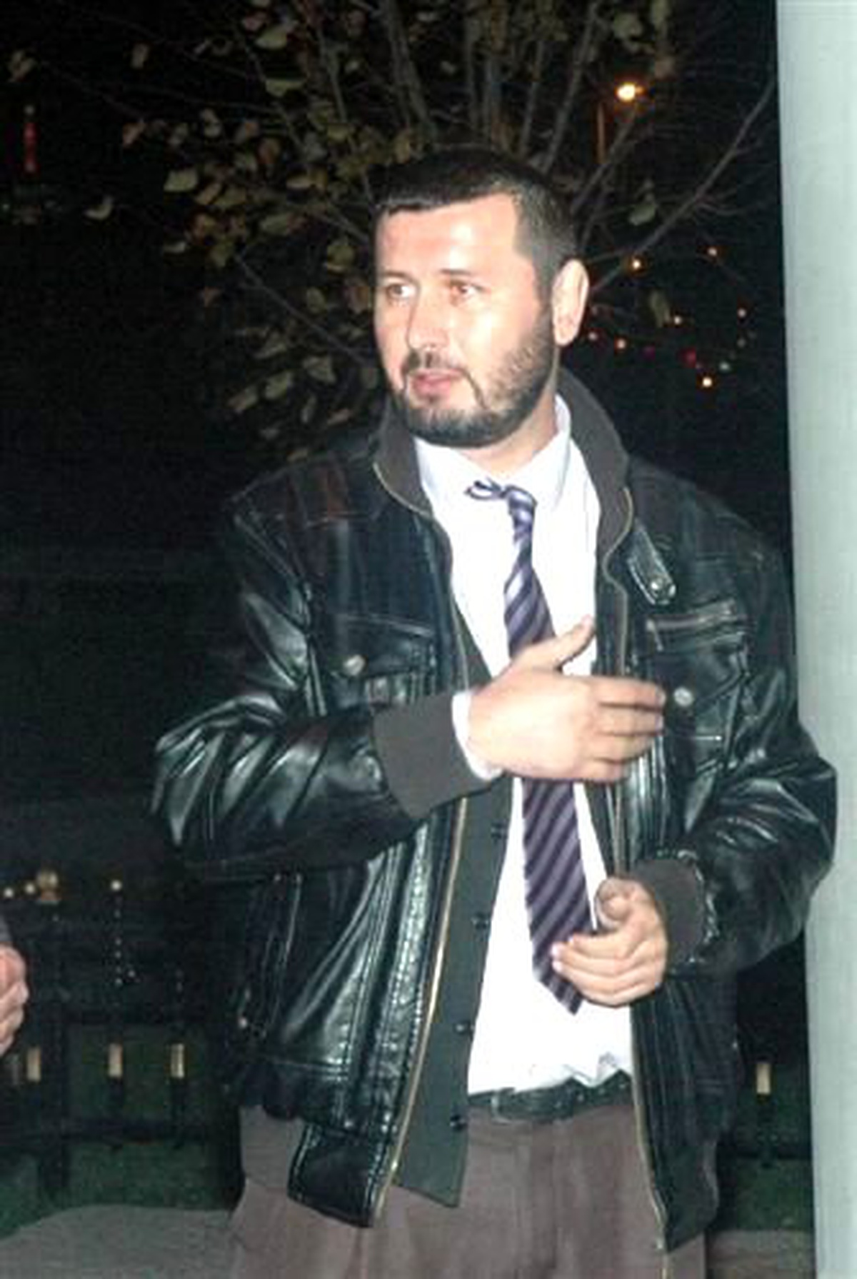İki Otobüs ile Bir Markete Molotof Kokteyli Attılar