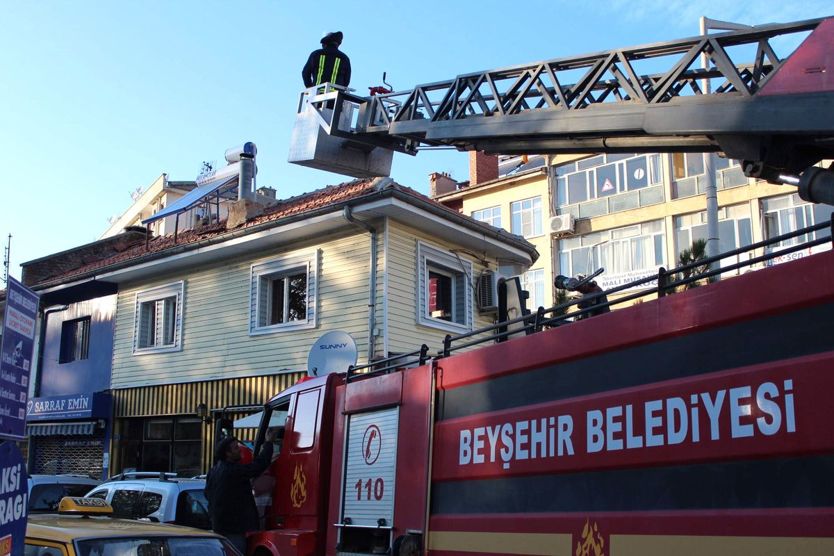 İtfaiye Ekipleri Her İşe Koşuyor