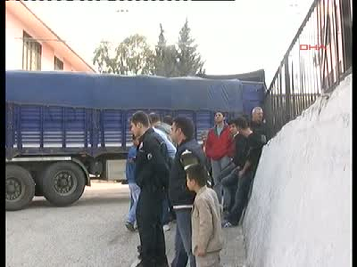İzmir Okuldaki Korkuya Minik Ellerle Dua