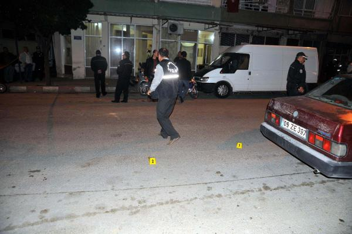 Kahve Önünde Otururken Silahlı Saldırıya Uğradı