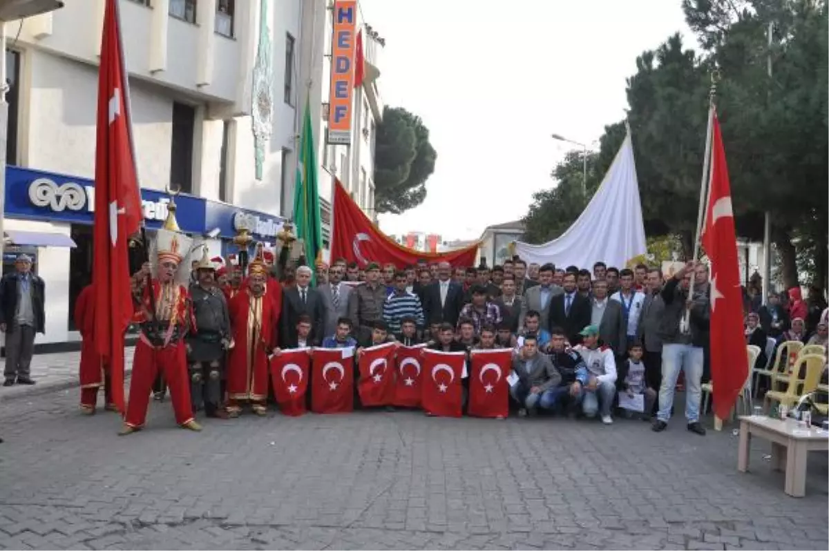 Kula'da Asker Adaylarına Uğurlama Töreni