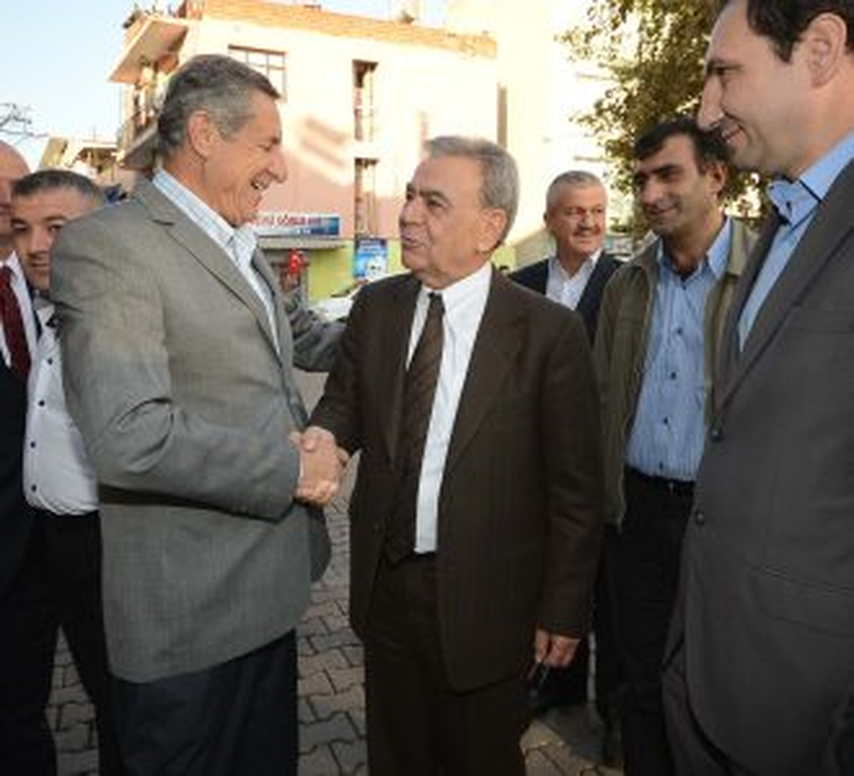 "Laf Değil Hizmet Yetiştireceğiz"