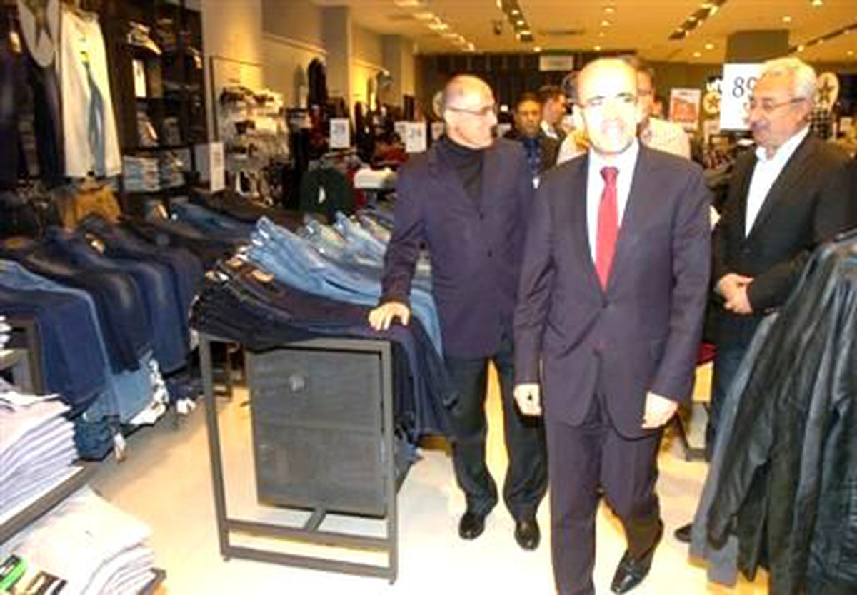 Mağazayı Gezen Maliye Bakanı Mehmet Şimşek Ürün Fiyatlarını İnceledi