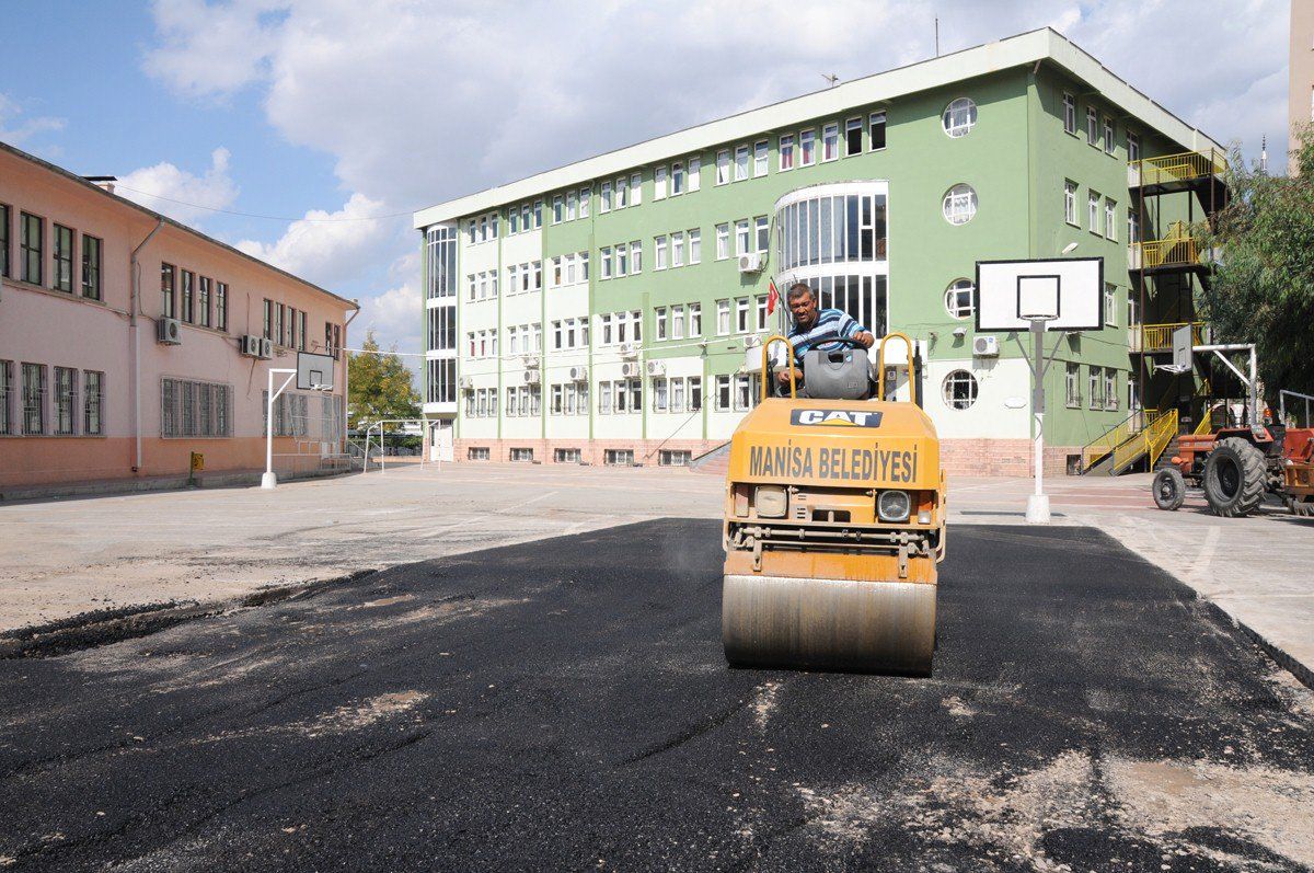Manisa Belediyesi\'nden Okullara Destek