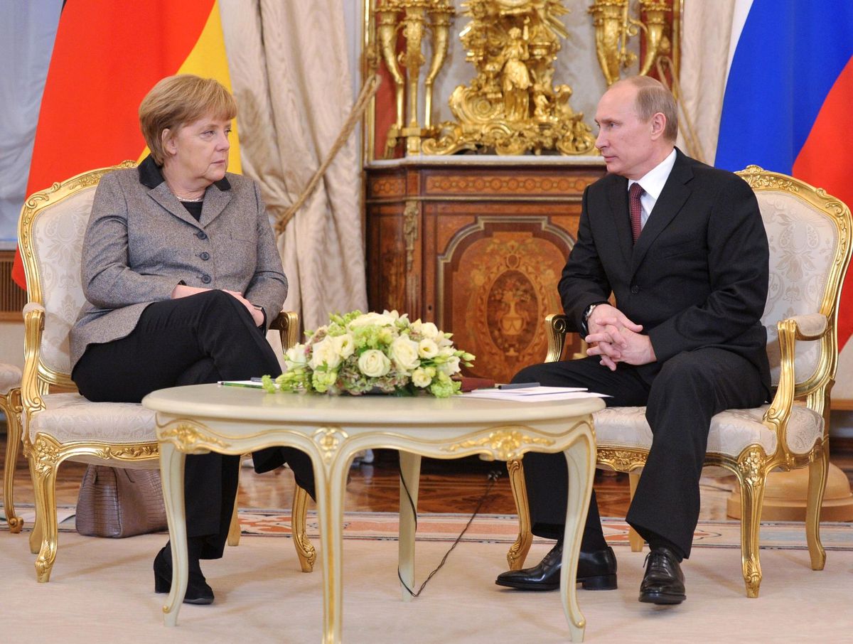 Merkel\'le Görüşen Rus Lider Putin Açıklaması
