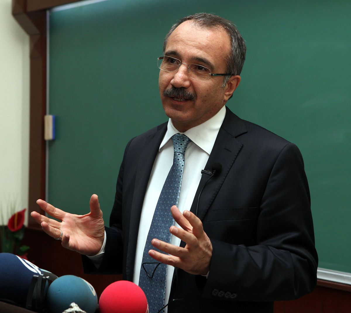 Milli Eğitim Bakanı Prof. Dr. Ömer Dinçer Atatürk Üniversitesi\'ni Ziyaret Etti