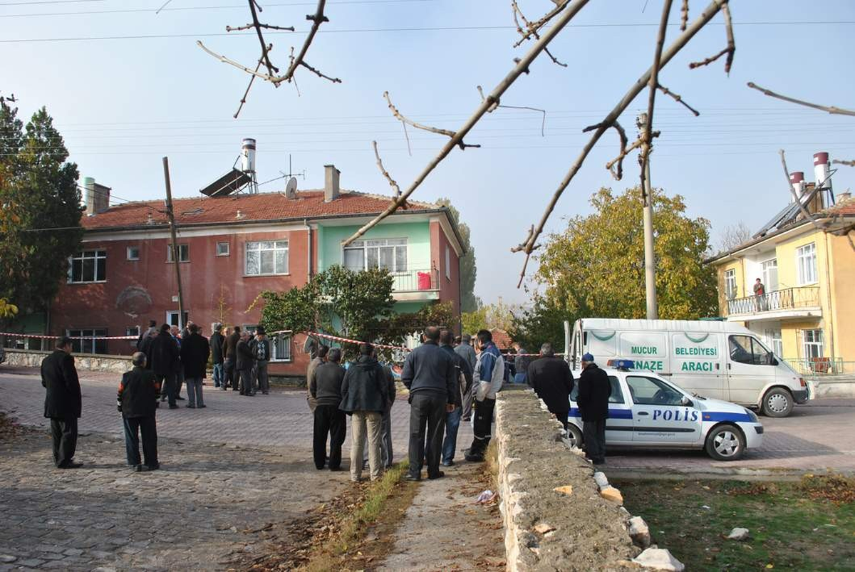 Oğlu Gözü Önünde Yanarak Öldü