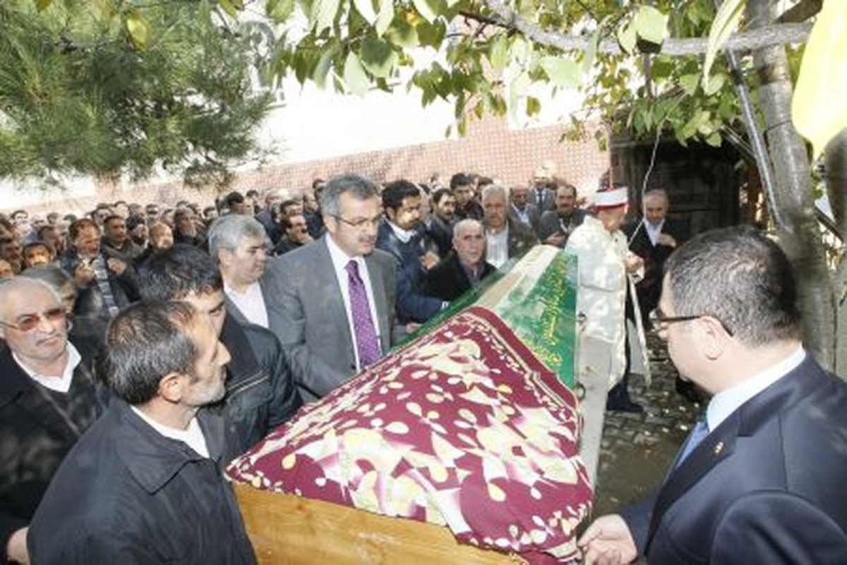 Protokolden Uzunçayır\'a Son Görev
